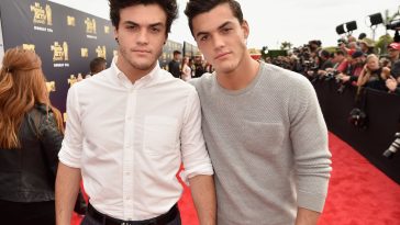dolan-twins