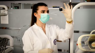 woman inside laboratory