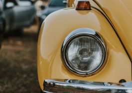 b1hx9te7hdy photo of yellow Volkswagen Beetle